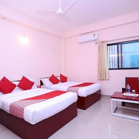 Hotel Oyo 13577 Tkr Metro Residency Kochi Zewnętrze zdjęcie